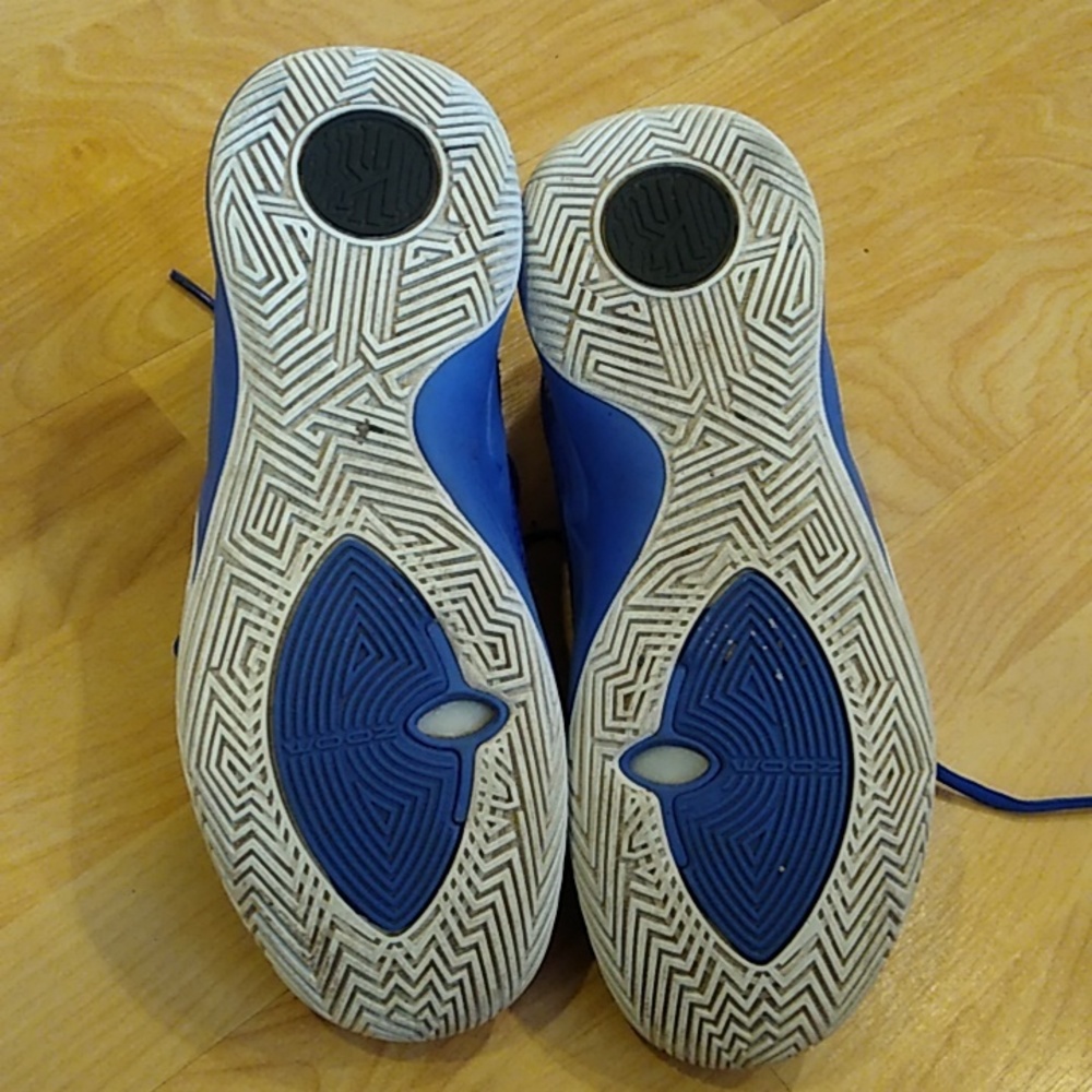 Nike Zoom Kyrie Flytrap 2 Athletic Shoes.Royal Blue & White, Black Swoosh Mens 8 - Picture 7 of 11